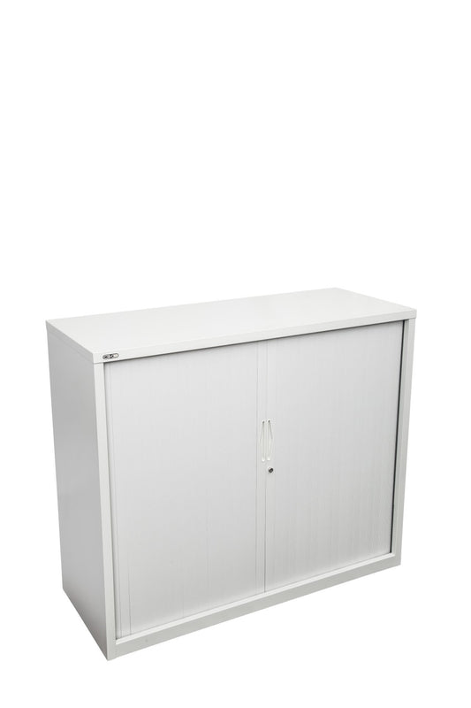 Go Tambour Door Unit - 1016mm H
1016mm H x 900mm W x 473mm D
Fully Riveted For Extra Strength - Adjustable Levelling Feet - Magnetic Slam Rail
Master Key Series - Unit Supplied With 2 Keys - 2 Shelves Included